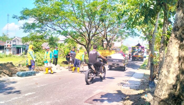 Keselamatan Jadi Prioritas, Portal Resmi Dipasang di Ruas Jalan Kedungadem Bojonegoro