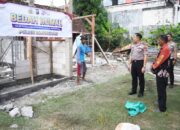 Kapolres Bojonegoro Tinjau Bedah Rumah Warga Balen, Bukti Kepedulian Polri