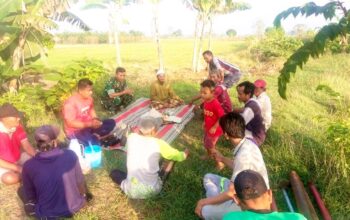 TNI dan Warga Gotong Royong Bor Sumber Air di Sarirejo Lamongan, Sempat Terkendala Mesin