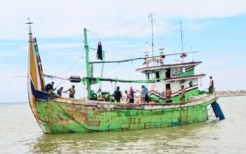 Kapal Nelayan dari Brondong Lamongan Hilang Kontak, Nasib 20 Awak Masih Dicari