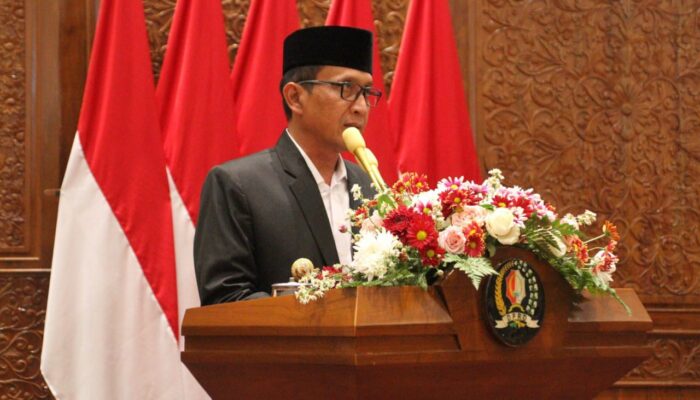 DPRD dan Pemkab Bojonegoro Sepakati Raperda APBD 2025, Ini Pesan Bupati Wahono