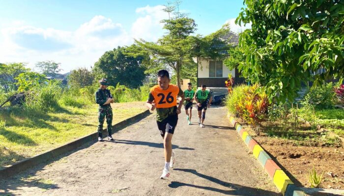Lari 8 Kilometer Jadi Ujian Fisik Prajurit Yonkes 2 Kostrad