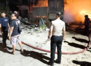 Gudang Rosokan di Lamongan Terbakar, Aksi Cepat Polisi dan Damkar Cegah Bencana Lebih Besar