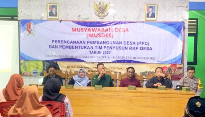 Polri Turun ke Desa, Musyawarah RKPDes Banjarsari Bojonegoro Berjalan Kondusif