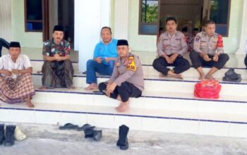 Dekatkan Diri dengan Warga, Kapolsek Balen Gelar Safari Jumat di Balenrejo Bojonegoro