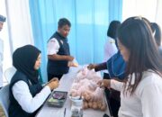 Telur Gayatri Lebih Murah Rp7 Ribu, Pasar Murah TMMD 129 Bojonegoro Ramai Pengunjung