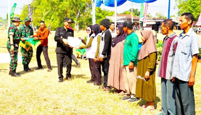 200 Paket Sembako dari BPR Bojonegoro Warnai Pembukaan TMMD 129 di Desa Kesongo