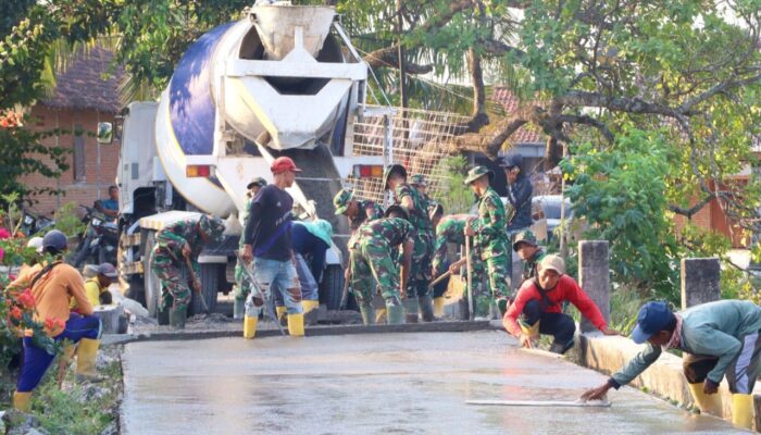 Satgas TMMD 129 Bojonegoro Pacu Pembangunan Jalan Cor 550 Meter di Kesongo