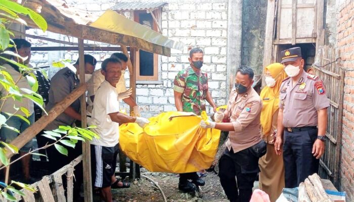 Aksi Kapolsek Modo Lamongan Saat Evakuasi Warga Meninggal Dunia