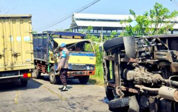 Tabrakan Dua Truk di Lamongan, Polisi Evakuasi Korban dan Kendaraan