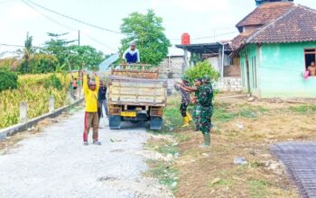 Kompaknya Satgas TMMD Bojonegoro dan Warga Kesongo Percepat Target Jalan Cor Beton