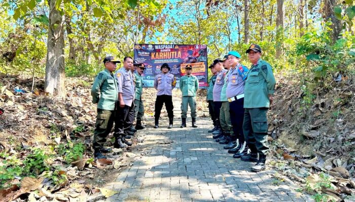 Polisi dan Perhutani Kompak Jaga Hutan Bojonegoro dari Ancaman Karhutla