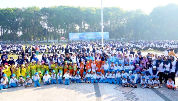 Alun-Alun Bojonegoro Dipenuhi Ribuan Guru dan Anak TK, Ada Pesan Penting untuk Generasi Emas