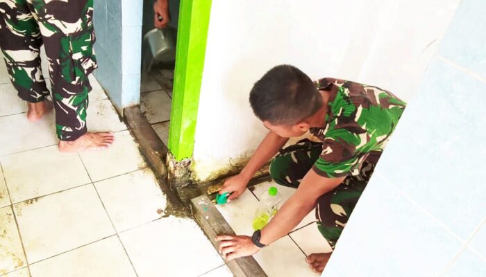 TMMD 129 Bojonegoro Pererat Kemanunggalan TNI dan Rakyat Lewat Kerja Bakti di Masjid