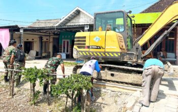Bangun Desa Tanpa Henti, Satgas TMMD 129 Bojonegoro Rutin Periksa Kondisi Personel