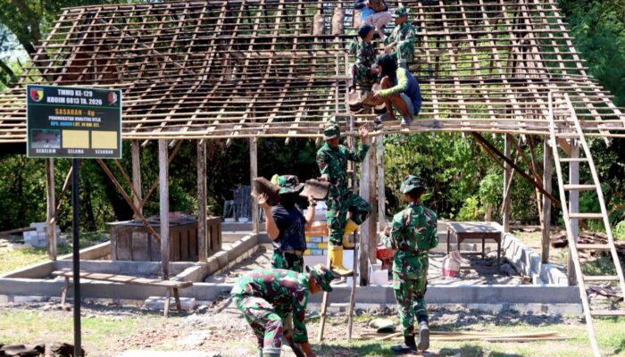 Semangat Gotong Royong Warnai TMMD 129 Bojonegoro, Rumah Mbah Kardo Kian Kokoh