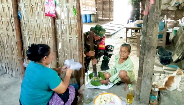 TMMD ke129 Bojonegoro Tak Hanya Bangun Desa, Babinsa Juga Bangun Kedekatan dengan Warga