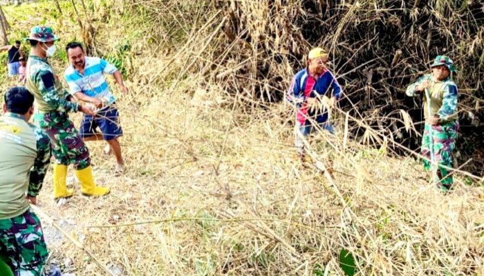 Cegah Sungai Tersumbat, TMMD Bojonegoro dan Warga Bergerak
