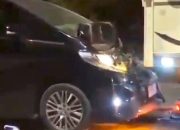 Mobil KH Anwar Zahid Ringsek Ditabrak Truk di Padangan Bojonegoro, Begini Kondisinya