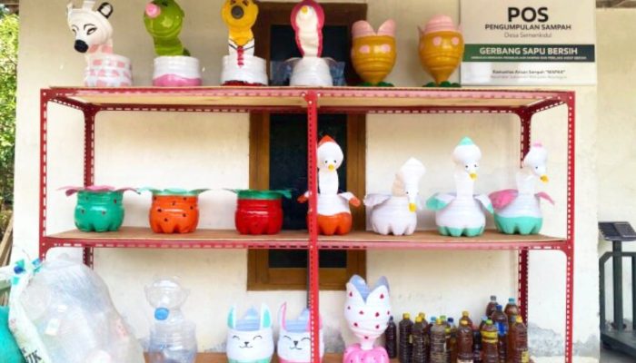 Keren, Emak-emak Semenkidul Sukosewu Bojonegoro Sulap Sampah Jadi Rupiah