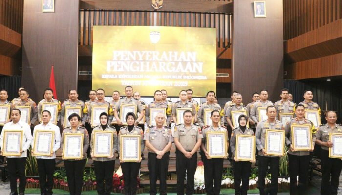 Kapolri Beri Penghargaan, Polres Bojonegoro Raih Predikat Prima