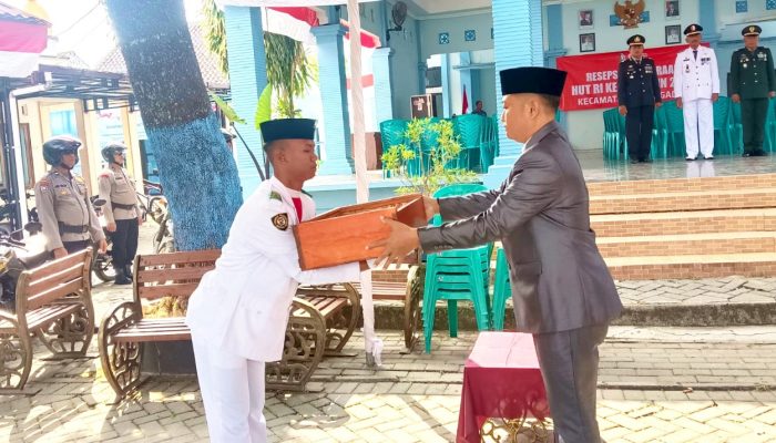 Paskibraka Bawa Sang Merah Putih, Suasana Kedungadem Bojonegoro Penuh Khidmat