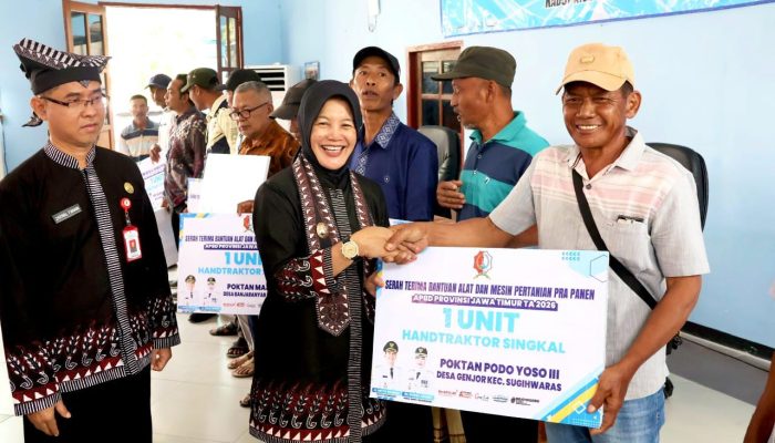 Bojonegoro Gebrak Pertanian Modern, Puluhan Poktan Terima Alsintan
