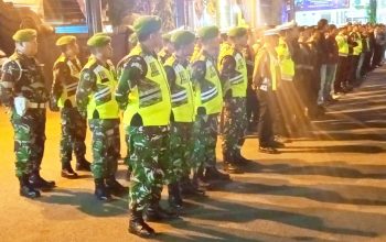 Tak Mau Kecolongan, TNI Polri Perketat Pengawasan Malam di Lamongan