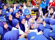 Kapolres Yenni Datang ke SMPN 5 Bojonegoro, Siswa Langsung Antusias