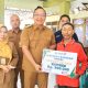 Warga Benjeng Gresik Siap-Siap, Bansos DBHCHT Cair Rp900 Ribu, PT Pos Langsung Antar ke Rumah