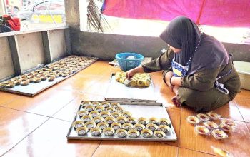 Intip Dapur Pabrik Kue Seribuan yang Laris di Padangan Bojonegoro