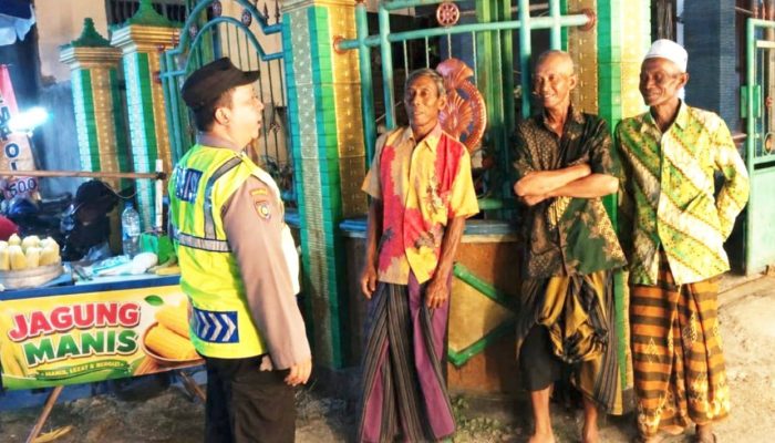 Jaga Kondusivitas Desa, Langkah Cerdik Bhabinkamtibmas Kanor Bojonegoro Rangkul Warga Ngalarang