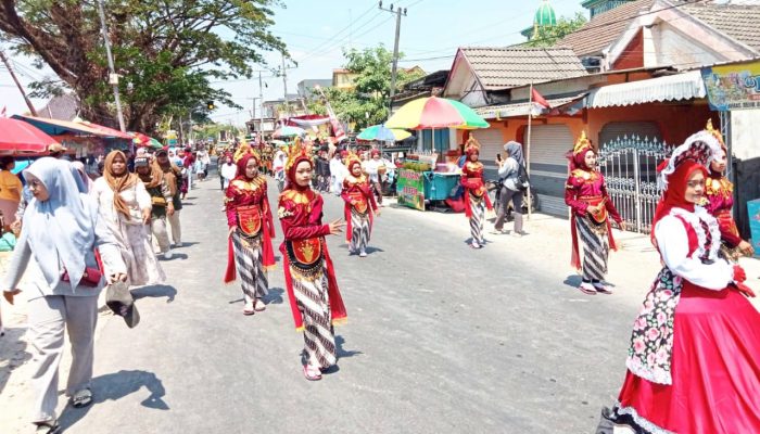 47 Grup Pelajar Tampil Memukau di Pawai Kedungadem Bojonegoro