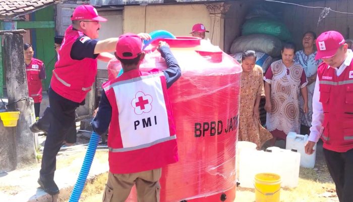 Kemarau Panjang, PMI Bojonegoro Tak Tinggal Diam