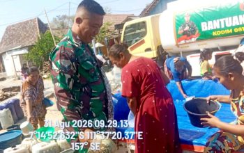 TNI Gerak Cepat, Warga Bojonegoro Dapat 8.000 Liter Air Bersih