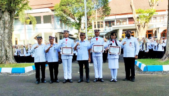 3 Pelajar SMAN Taruna 2 Bojonegoro Raih Penghargaan Paskibraka