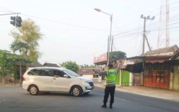 Polsek Sukosewu Bojonegoro Turun Jalan, Pengendara Dapat Pelayanan Humanis