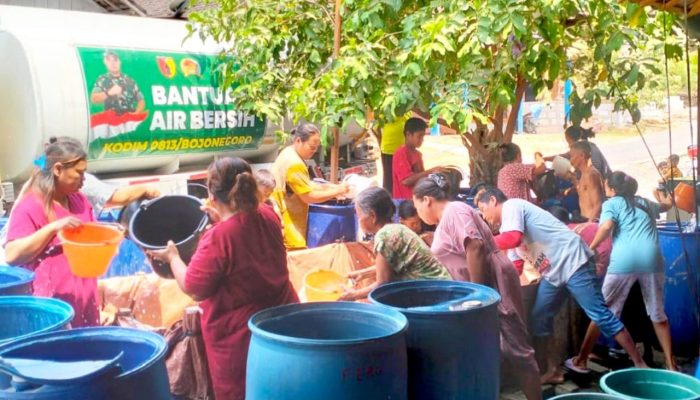 Kekeringan Meluas, Kodim Bojonegoro Bergerak Kirim 133 Ribu Liter Air Bersih