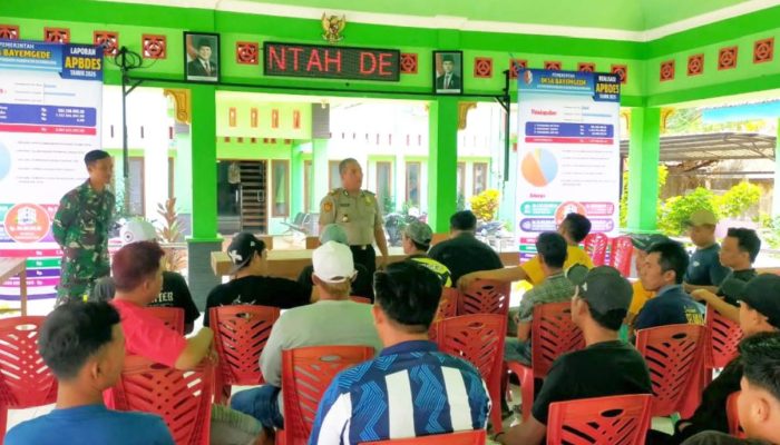 Polsek Kepohbaru Bojonegoro Kawal Audiensi Warga Bayemgede hingga Tuntas