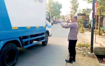 Polisi Turun ke Jalan, Arus Lalin Ngasem-Dander Bojonegoro Jadi Perhatian