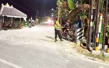 Polisi Keliling Sukosewu Bojonegoro Saat Malam, Gangguan Kamtibmas Diantisipasi