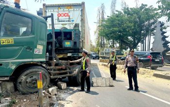 Trailer Kecelakaan di Plosowahyu Lamongan, Laporan Warga Bikin Polisi Sigap