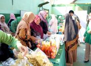 Warga Bojonegoro Antusias Serbu Bazar Murah Kodim 0813