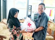 50 Paket Sembako PMI Bojonegoro Menyasar Warga yang Membutuhkan