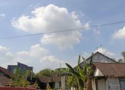 Bojonegoro Panas Membara, Angin Kencang Rusak Rumah, Kebakaran Terjadi
