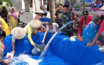 Kodim Bojonegoro Kirim 200 Ribu Liter Air, Ponpes Izzatul Ummah Terima 56 Ribu Liter