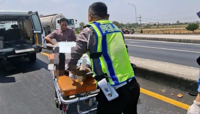 Lampu Merah Diduga Diterobos, Kecelakaan Maut Terjadi JLU Dinoyo Lamongan