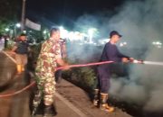 Babinsa dan Tim Gabungan Bergerak ke Lokasi Kebakaran di Gendong Kulon Lamongan