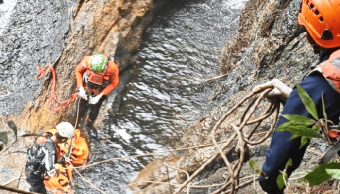 Tergelincir Saat Mandi, Windy Rahma Putri Ditemukan Meninggal di Air Terjun Robo Lima Puluh Kota