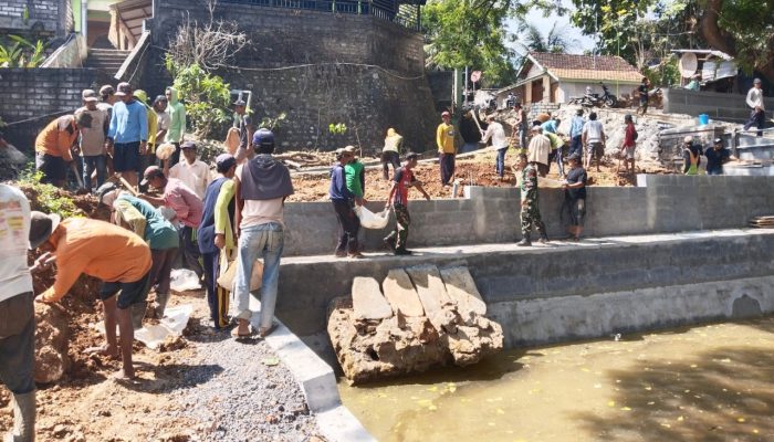 Koramil Paciran Lamongan Bersihkan Sendang, Ini Target Berikutnya